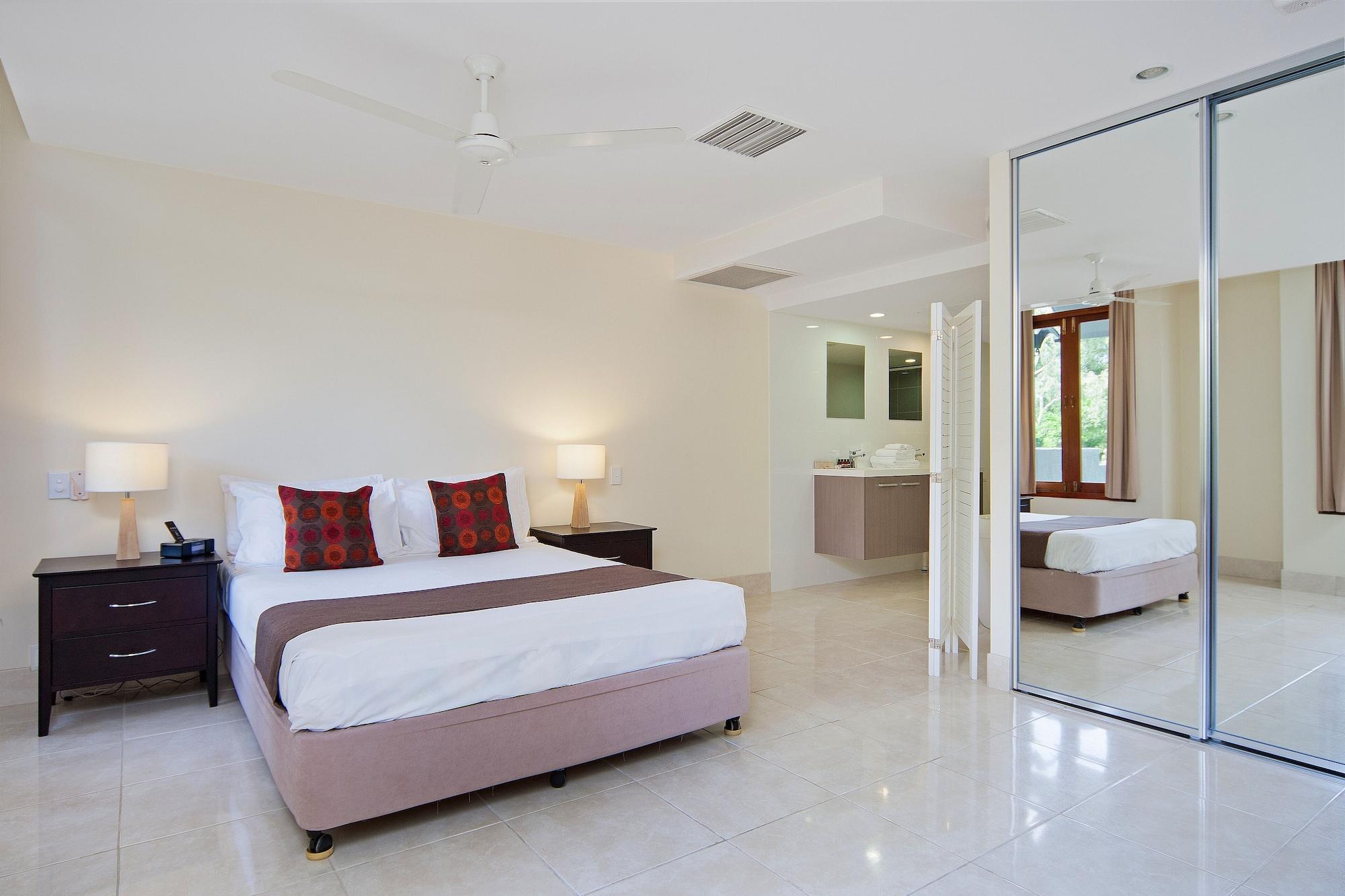 The Mediterranean Port Douglas Bagian luar foto